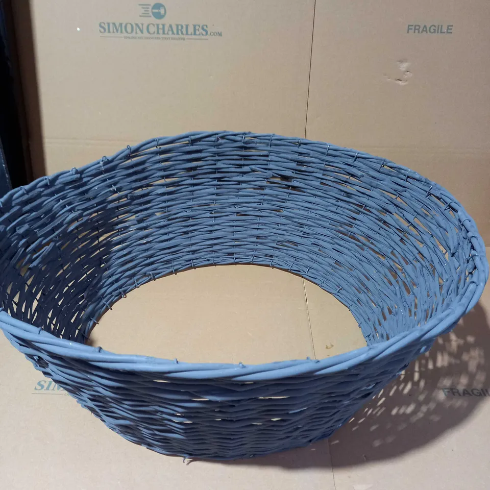 SLATE GREY WILLOW TREE SKIRT - 50X70 RRP £39.99