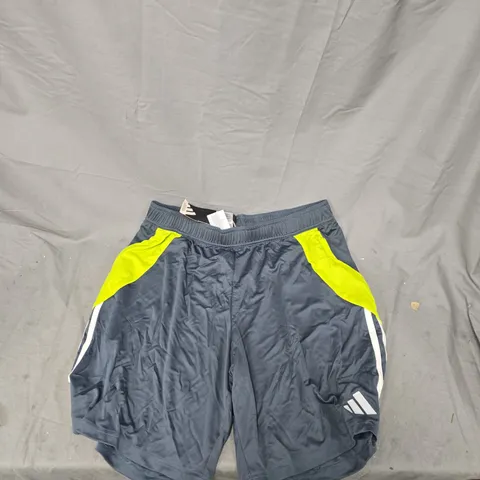 BOX OF APPROXIMATELY 20 ASSORTED ITEMS TO INCLUDE: ADIDAS SHORTS AND CLEANSING PADS