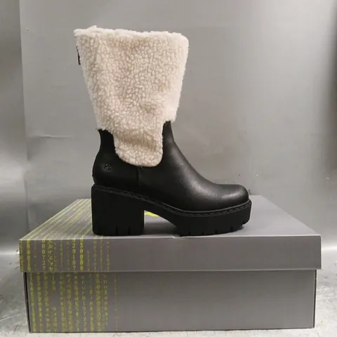 BOXED PAIR OF KOI TEXEL SHEARLING SWITCH BOOTS IN BLACK SIZE UK 3