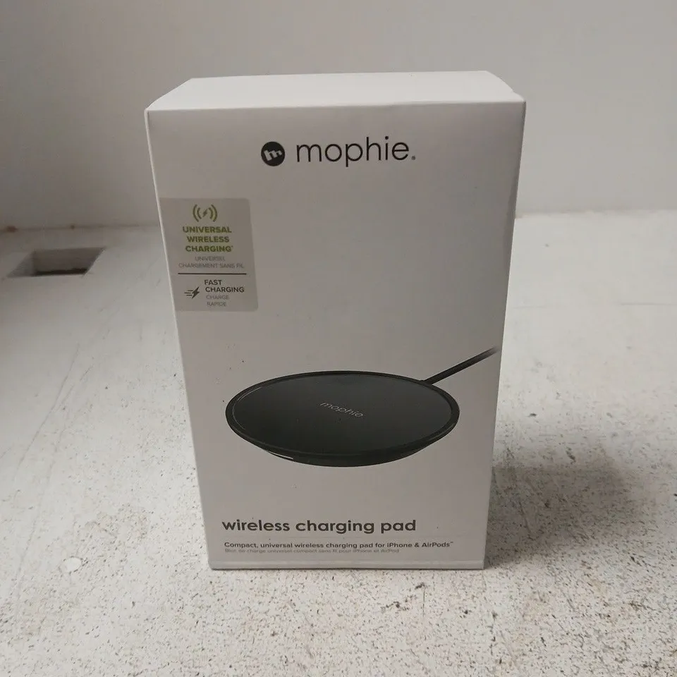 MOPHIE WIRELESS CHARGING PAD – UNIVERSAL QI CHARGER FOR IPHONE & AIRPODS