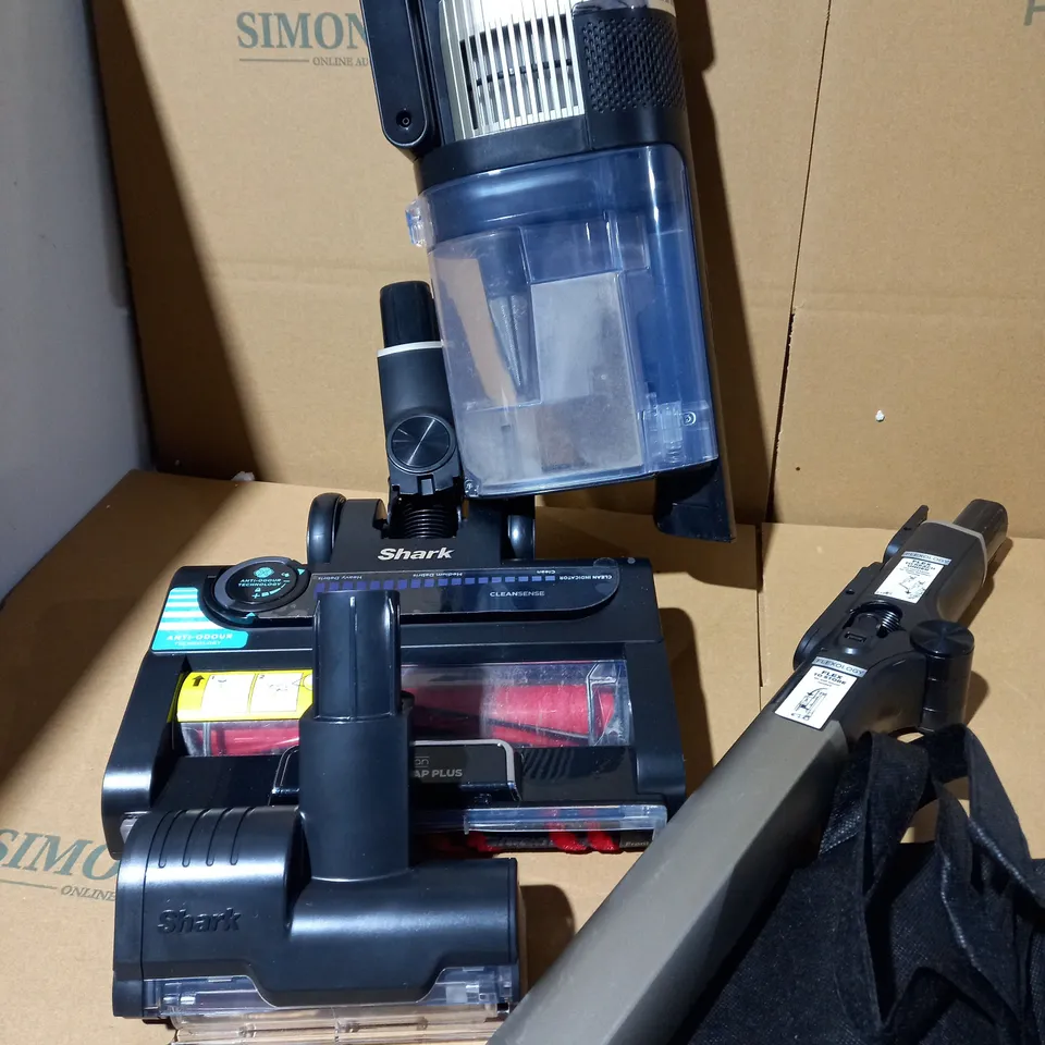 SHARK IZ400UKT VACUUM CLEANER 