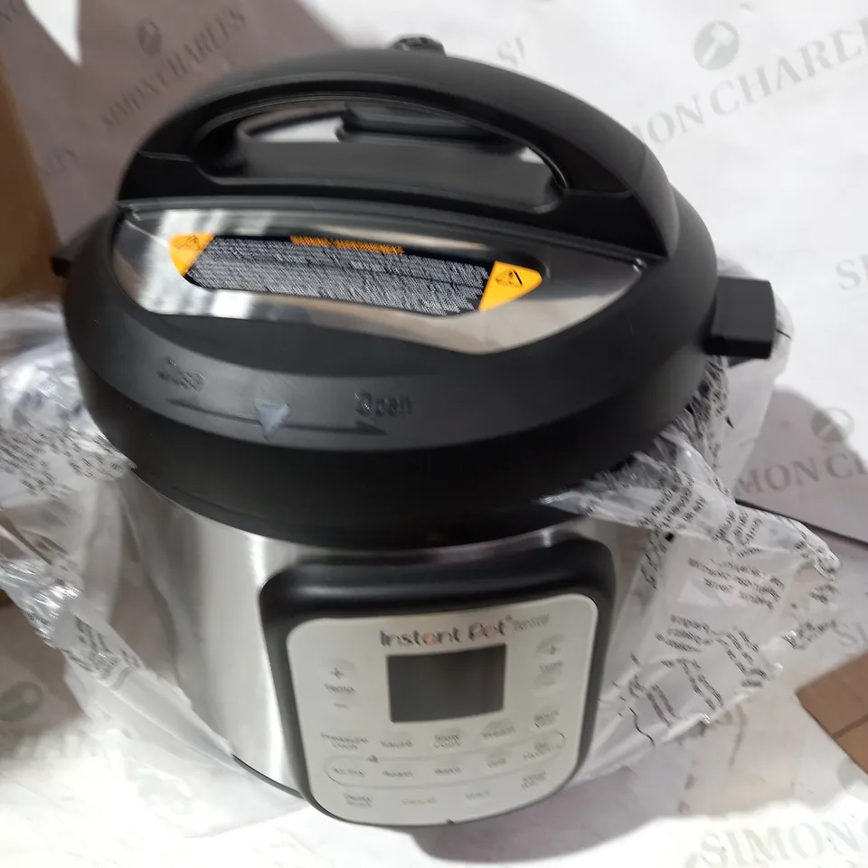 BOXED ISTANT POT DUO CRISP + AIR FRYER