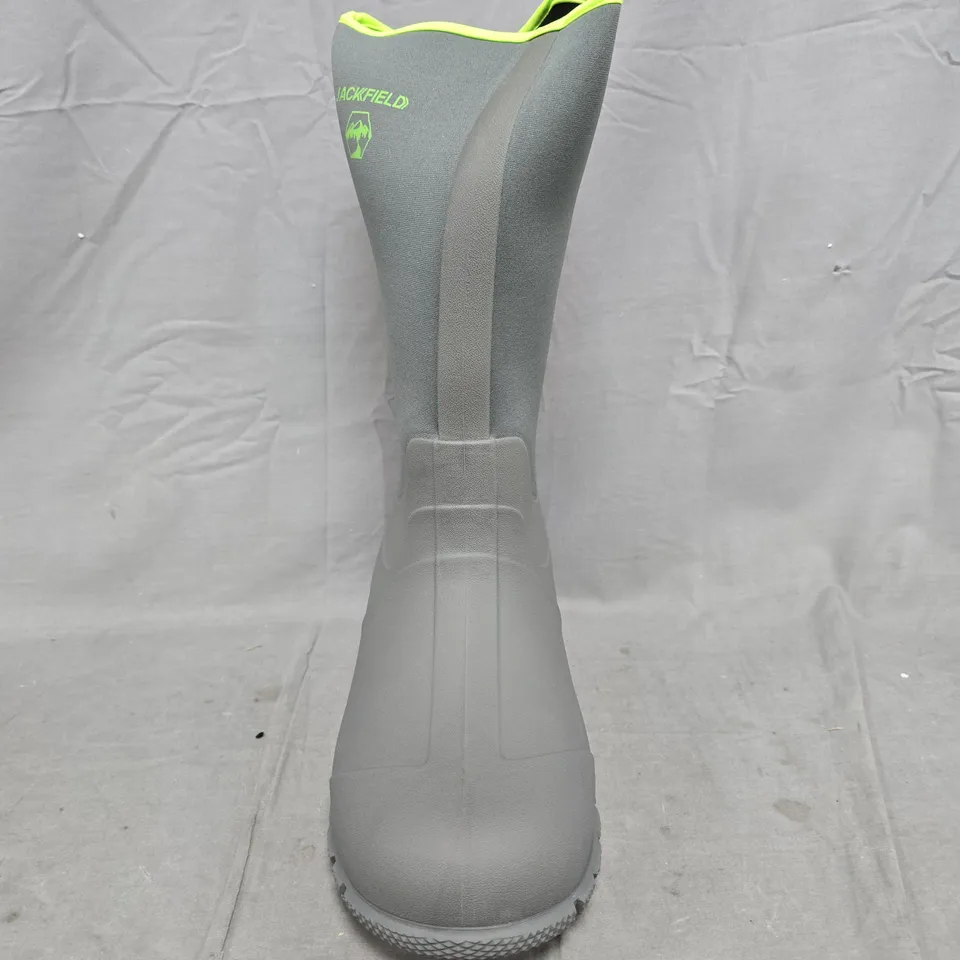 BOXED PAIR OF JACKFIELD OUTDOOR BOOTS IN GREY SIZE 13