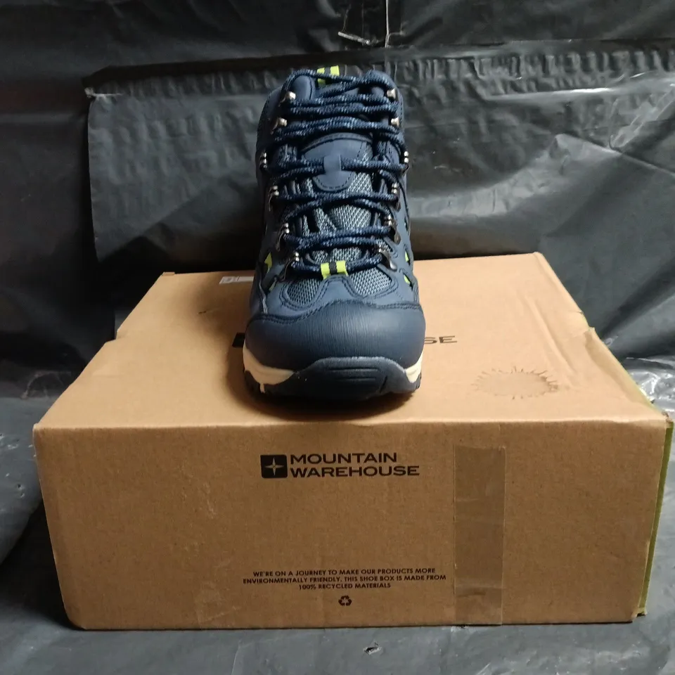 BOXED PAIR OF MOUNTAIN WAREHOUSE ADVENTURER KIDS WATERPROOF BOOTS IN BLUE SIZE UK 5