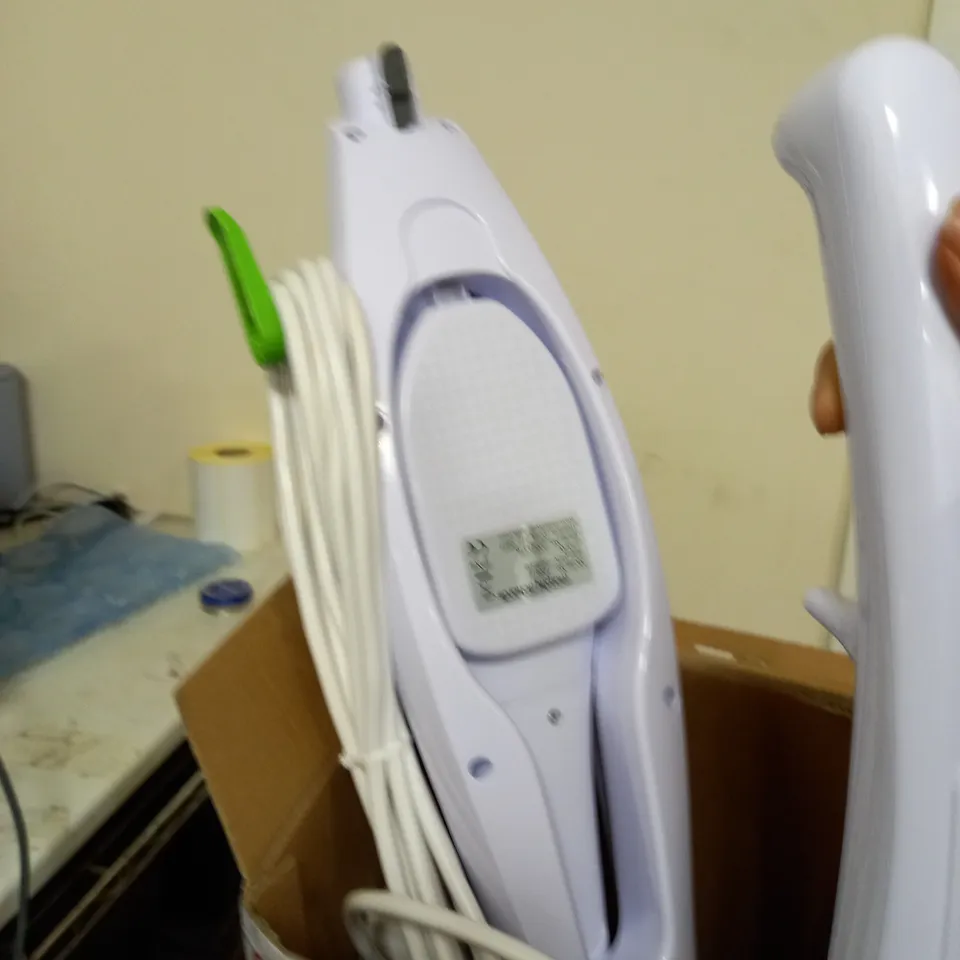 MORPHY RICHARDS STEAM CLEANER
