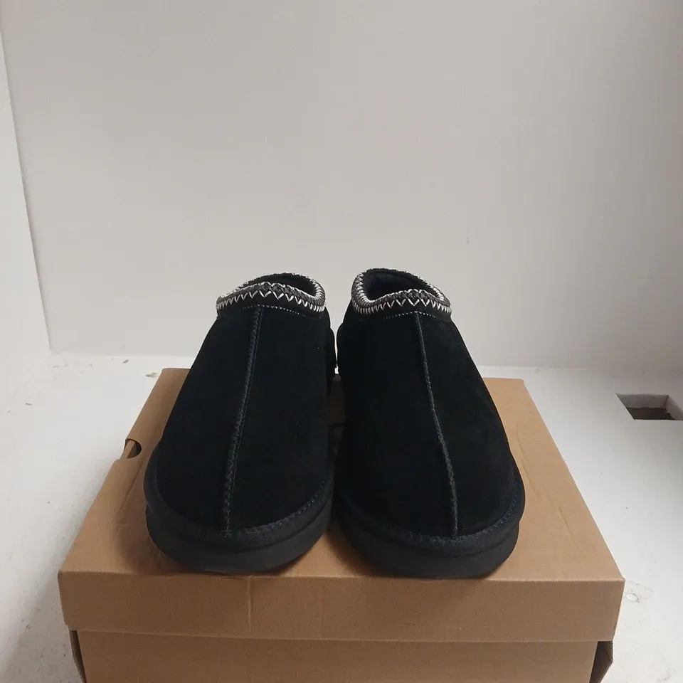 BOXED PAIR OF UGG BLACK SUEDE SLIPPERS – UK 13