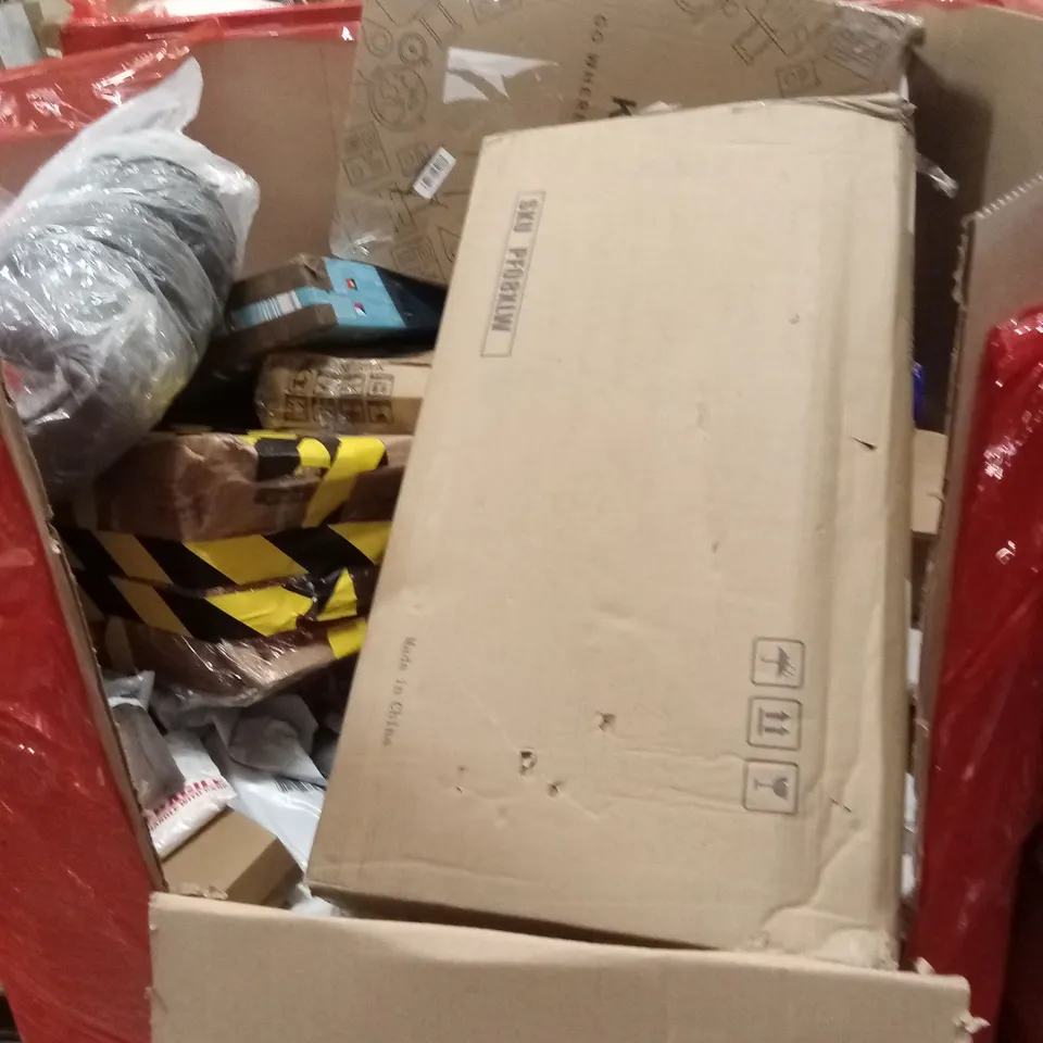 PALLET OF HOUSEHOLD GOODS AND PRODUCTS TO INCLUDE; SUCTION HOOK, PLANT HANGER HOOKS, TWIST JELLYDANCER TOY, MAGNETIC TILE TRAVEL SET