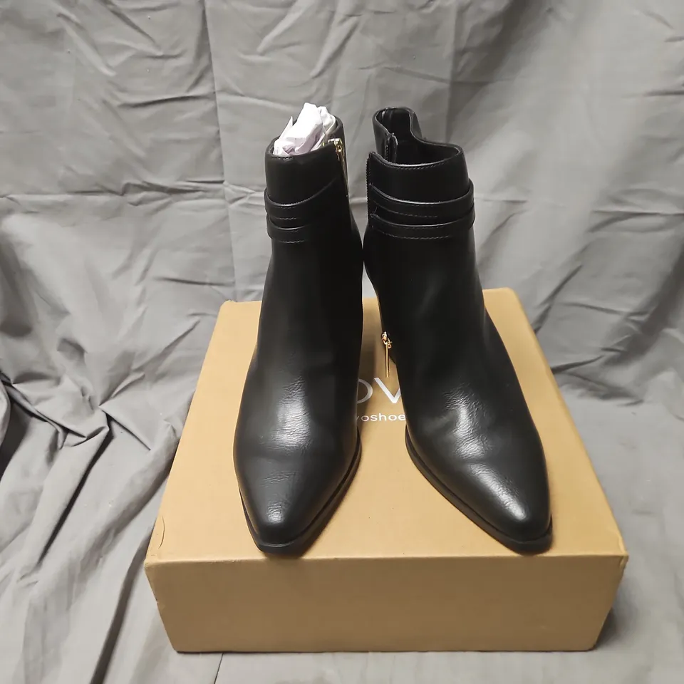 BOXED NOVO UK JOY BUCKLE DETAIL WESTERN HEELED BOOT – BLACK, UK 6