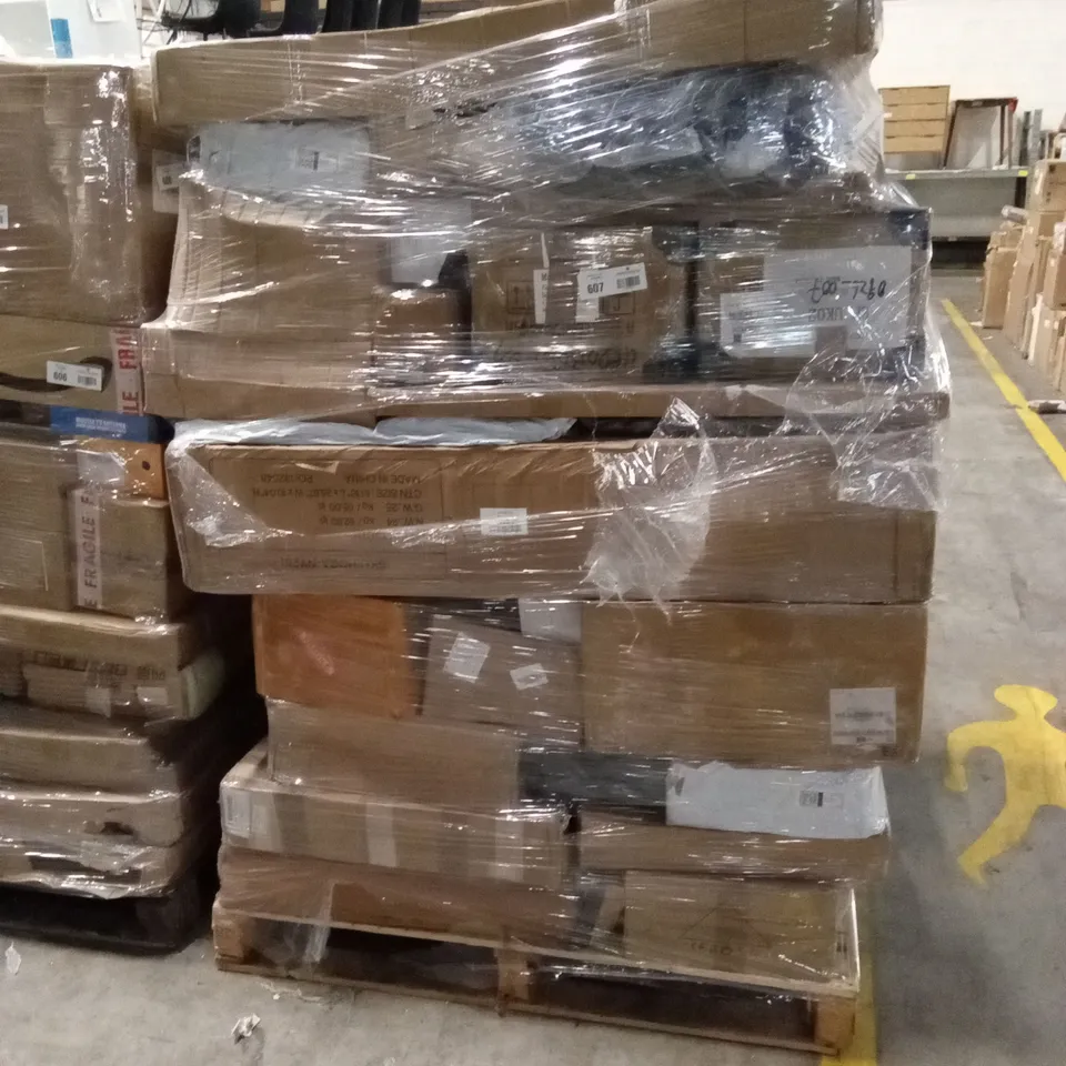 PALLET OF ASSORTED HOUSEHOLD GOODS AND PRODUCTS TO INCLUDE; FLATPACK FURNITURE, PORTABLE GAS STOVE, CAT SOFA BED ETC