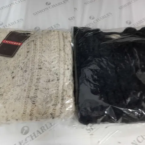 LOT OF 10 PURE NEW WOOL JUMPERS IN ECRU AND BLACK - SIZE UNSPECIFIED