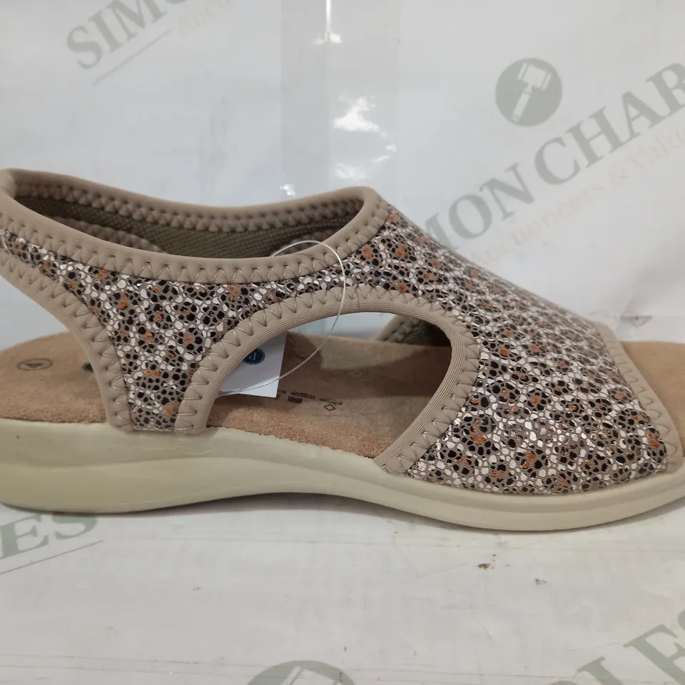 BOXED PAIR OF PAVERS WEDGE HEEL SLIP-ON SANDALS SIZE 4