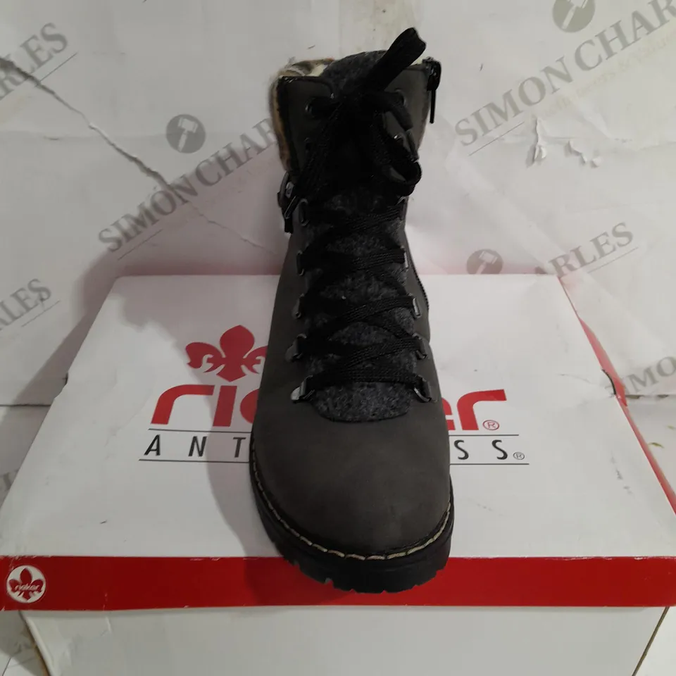 BOXED PAIR OF RIEKER HIKING BOOTS IN GREY/NAVY UK SIZE 4