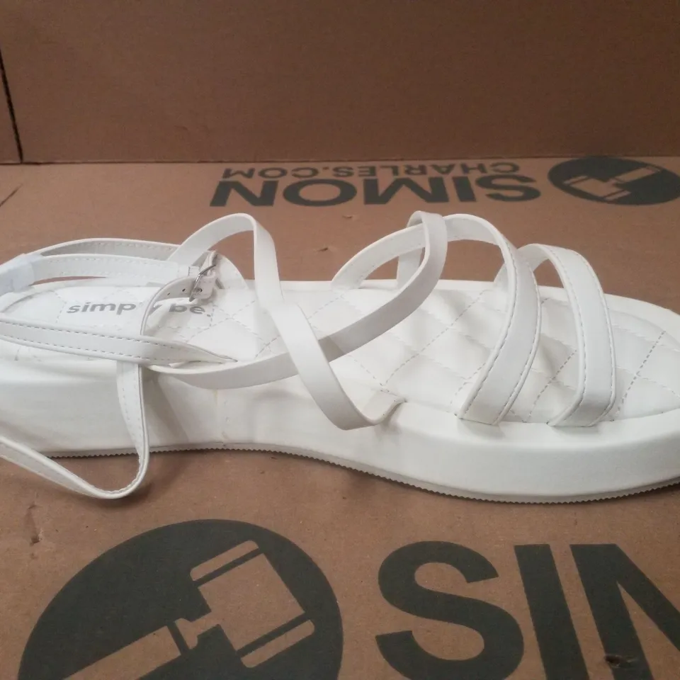 BOX CONTAINING APPROXIMATELY 6 PAIRS OF SIMPLY BE WHITE PHOEBE EX WIDE SANDALS - SIZE 9
