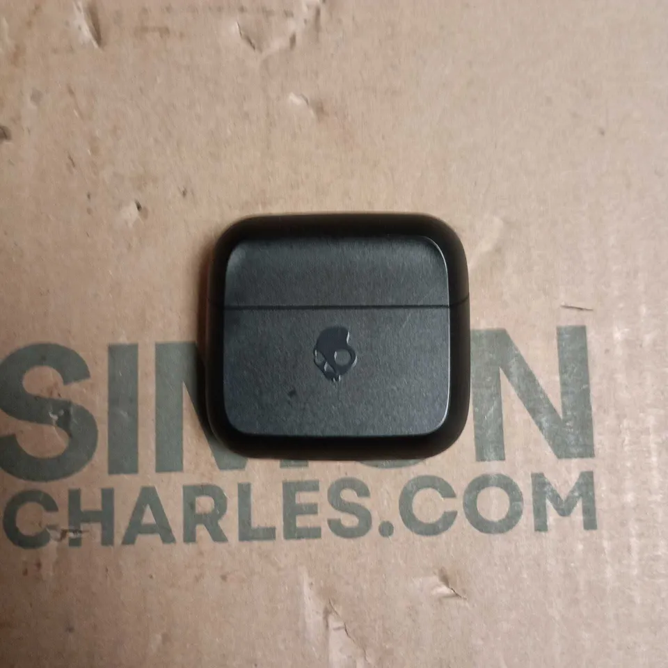 SKULLCANDY MOD TRUE WIRELESS EARBUDS WITH CHARGING CASE – BLACK - UNBOXED 