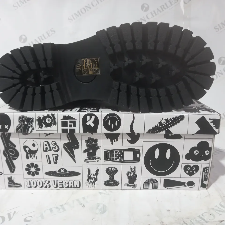 BRAND NEW BOXED PAIR OF KOI VEGAN LEATHER MORAL ALLIANCES MEN'S CROSS BOOTS IN BLACK UK SIZE 11