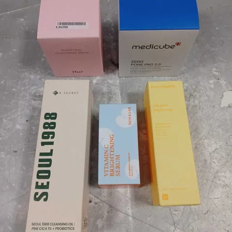 LOT OF 5 ASSORTED KOREAN SKINCARE PRODUCTS TO INCLUDE - MEDICUBE ZERO PORE PAD 2.0 - K-SECRET SEOUL 1988 CLEANSING FOAM - SKIN & LAB VITAMIN C BRIGHTENING SERUM - ETC