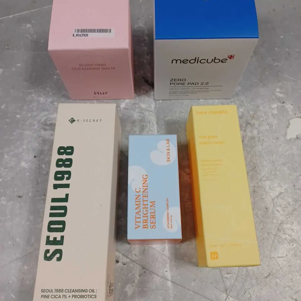 LOT OF 5 ASSORTED KOREAN SKINCARE PRODUCTS TO INCLUDE - MEDICUBE ZERO PORE PAD 2.0 - K-SECRET SEOUL 1988 CLEANSING FOAM - SKIN & LAB VITAMIN C BRIGHTENING SERUM - ETC