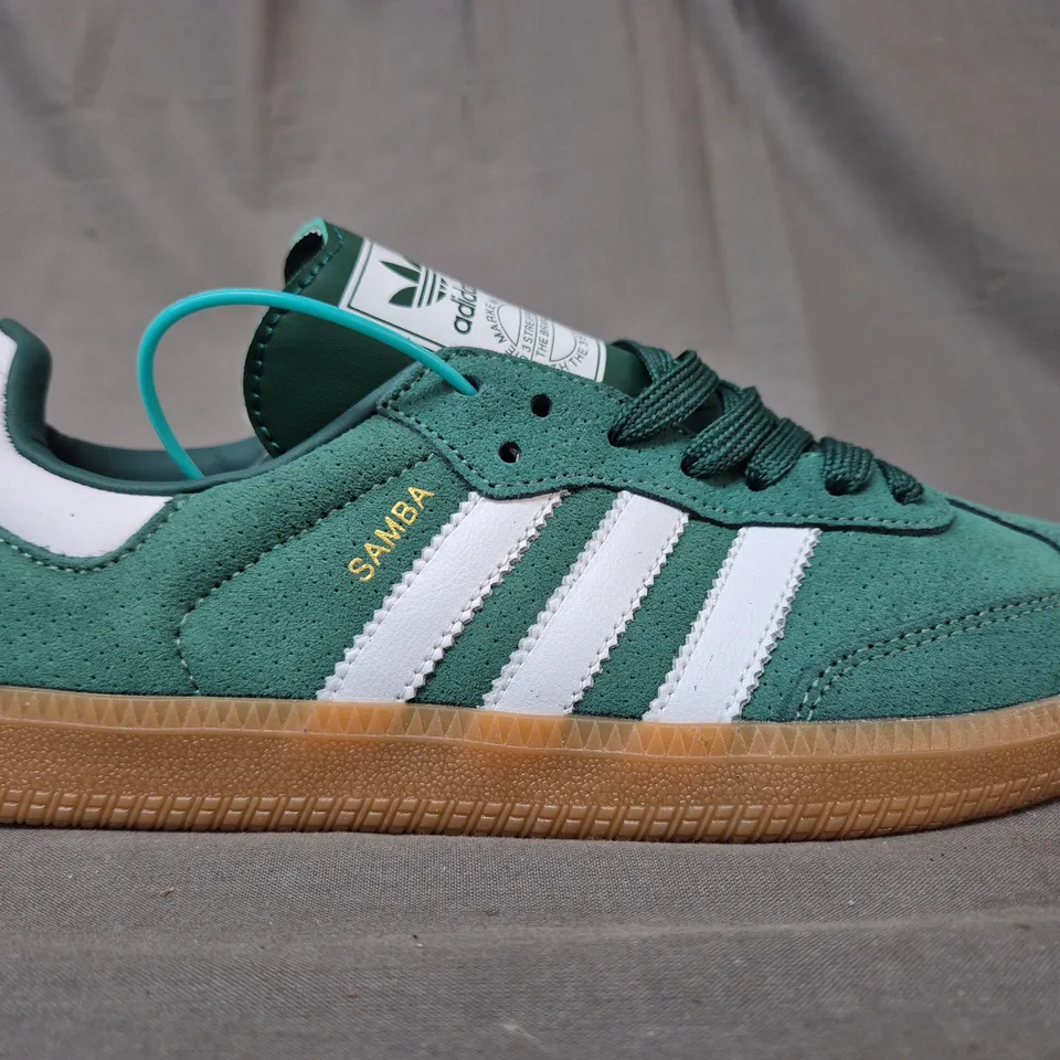 PAIR OF ADIDAS SAMBA SHOES IN GREEN/WHITE UK SIZE 6.5