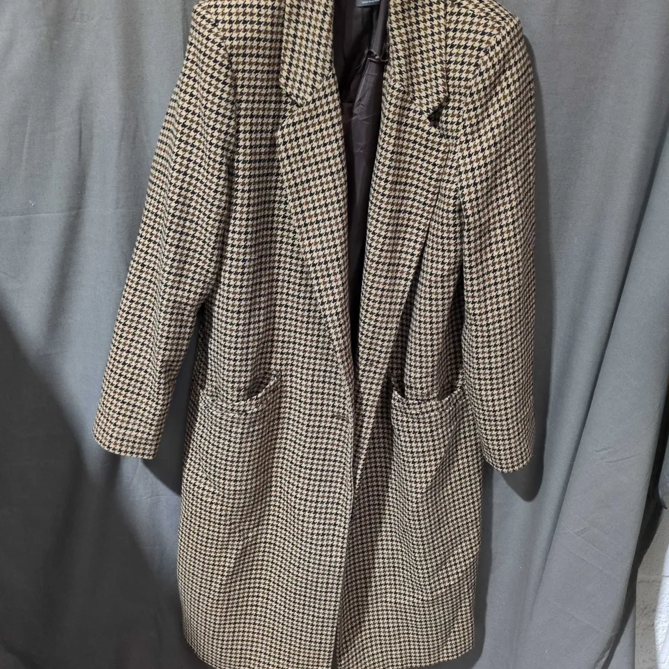 HOUNDSTOOTH WOOL-BLEND COAT – LONGLINE OUTERWEAR SIZE M