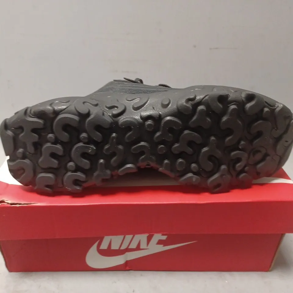 BOXED PAIR NIKE REACT VISION TRAINERS - UK SIZE 5.5 - KIDS