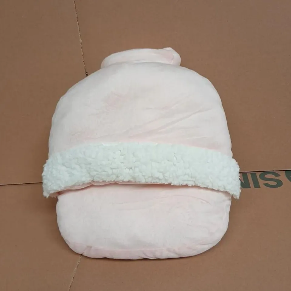 APPROXIMATELY SIX 2000ML HOT WATER BAG WITH HAND POCKET