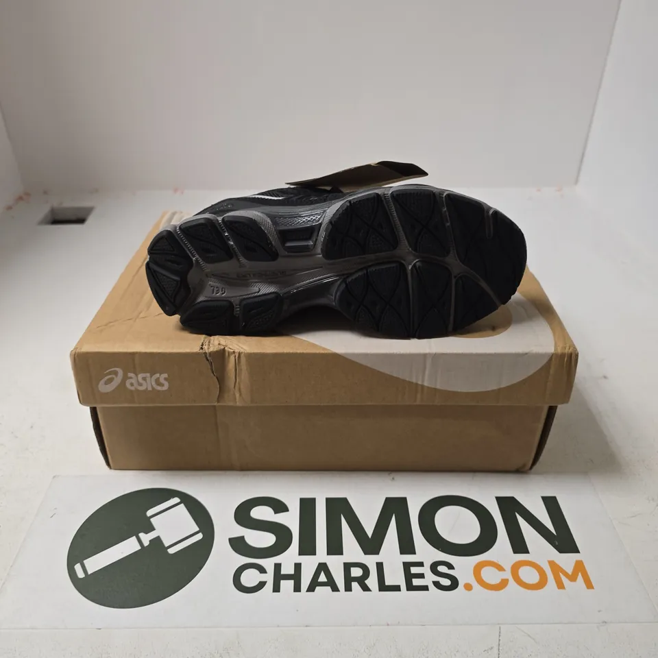 BOXED PAIR OF ASICS GEL NYC TRAINERS IN GREY - UK 3