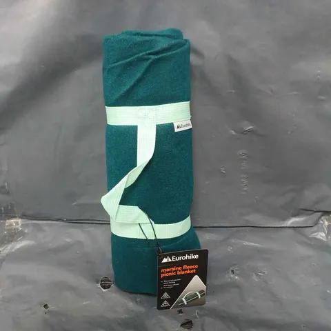 EUROHIKE MORAINE FLEECE PICNIC BLANKET