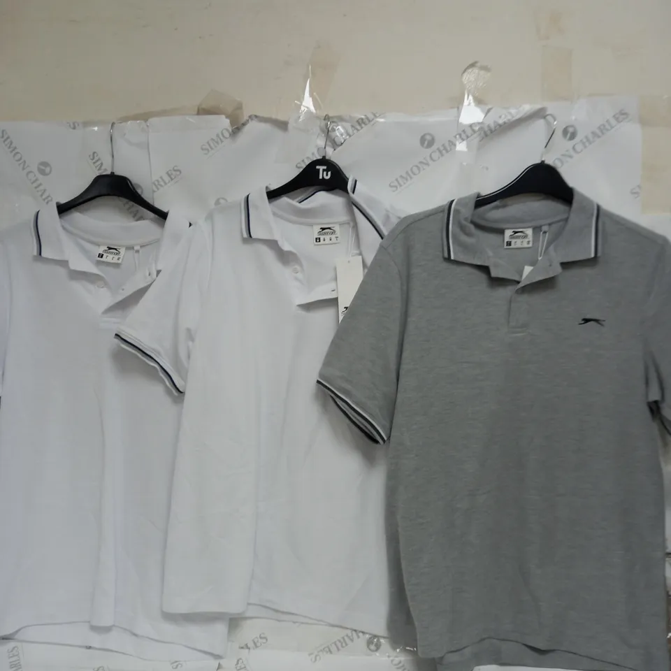 ASSORTED SLAZENGER PIECES OF CLOTHING TO INCLUDE JACKETS, T-SHIRTS, AND JOGGERS ETC. 