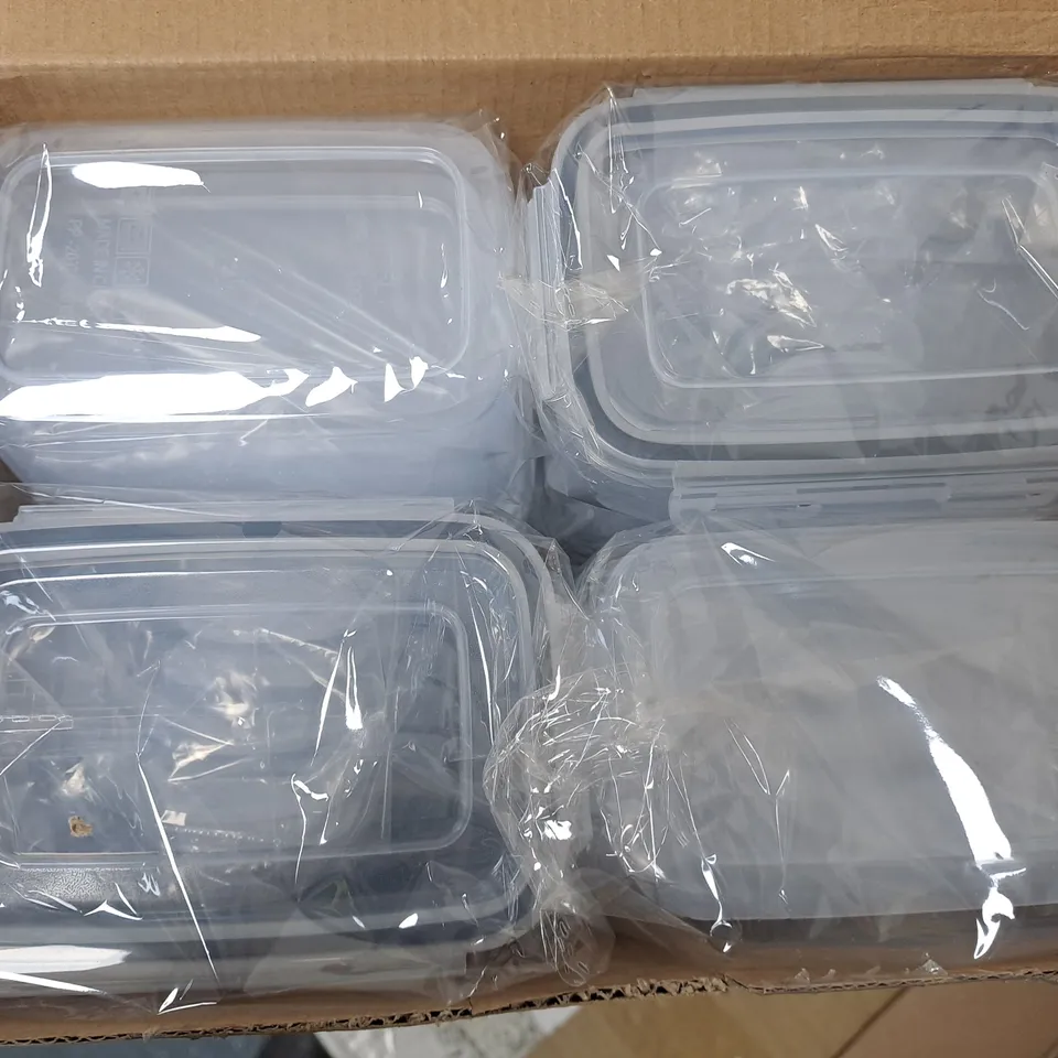 APPROXIMATELY 15 ASSORTED CLEAR PLASTIC FOOD STORAGE CONTAINERS IN VARIOUS SIZES