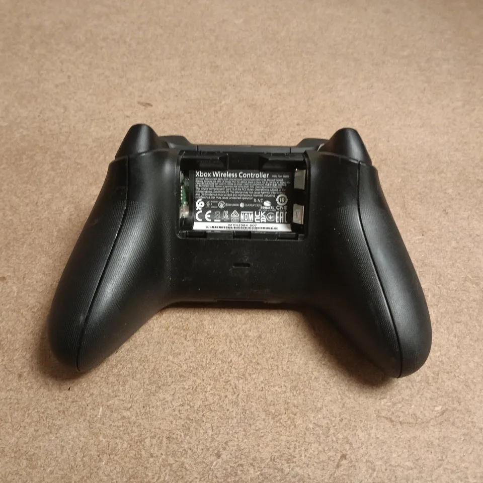 MICROSOFT XBOX SERIES X/S WIRELESS CONTROLLER IN BLACK 1914