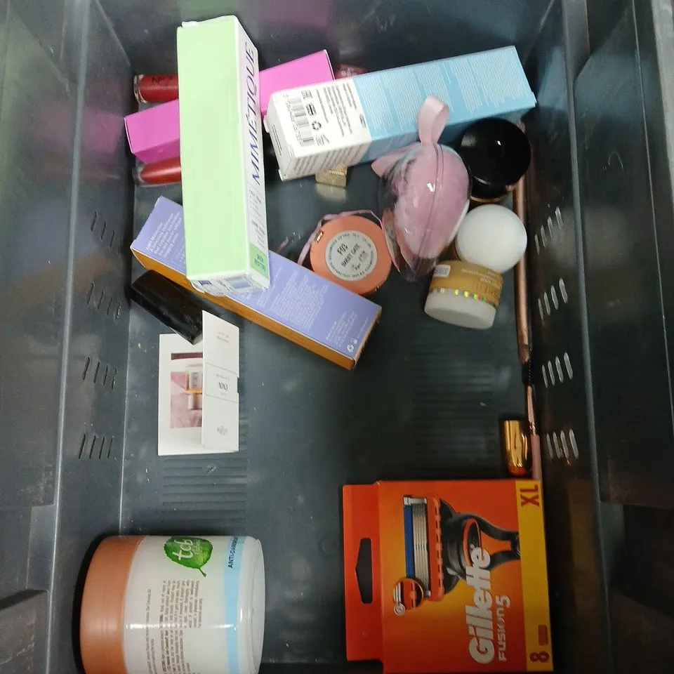 APPROXIMATEY 15 ASSORTED HEALTH AND BEAUTY PRODUCTS TO INCLUDE FALSE NAILS, TCB ANTI DANDRUFF HAIR FOOD AND GILLETTE RAZOR BLADES