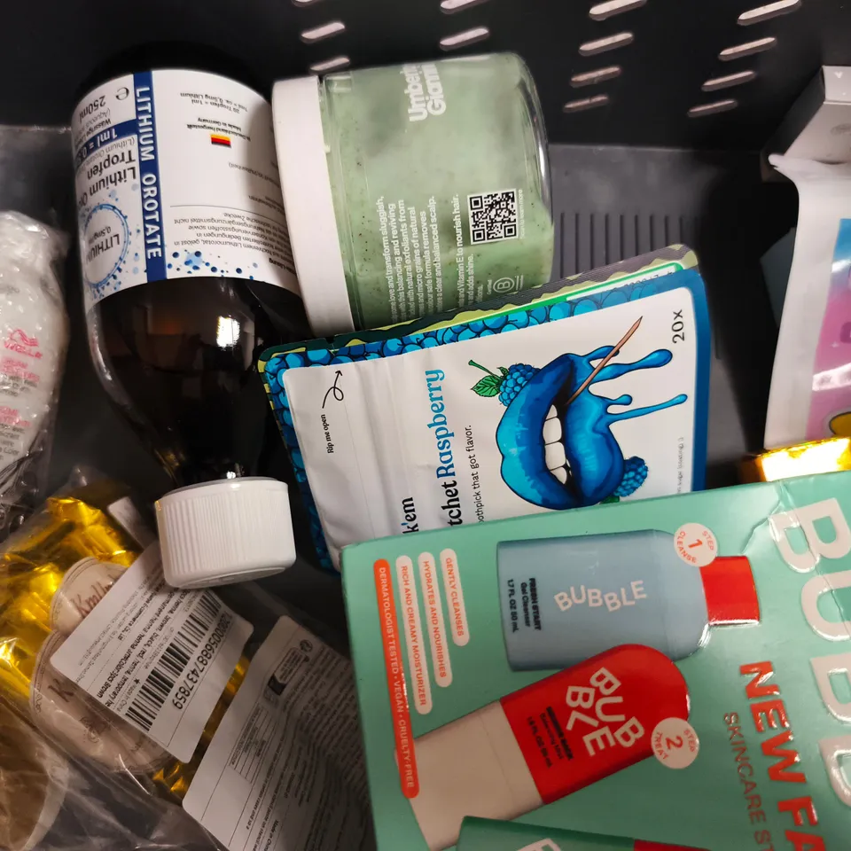 APPROX 12 ASSORTED BEAUTY PRODUCTS TO INCLUDE OLAY SERUM, MATRIX SHAMPOO, FALSE NAILS, ETC