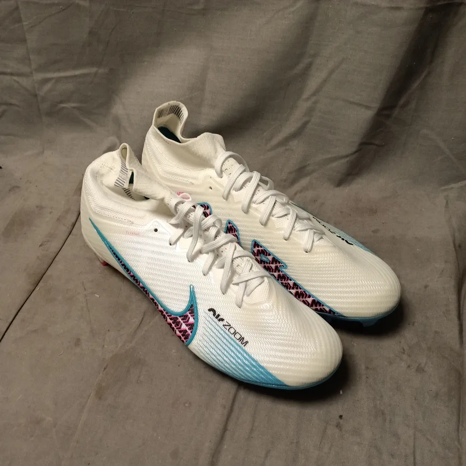 NIKE FLYKNIT AIR ZOOM FOOTBALL BOOTS - WHITE WITH TURQUOISE SOLE AND PINK ACCENTS SIZE UK 10