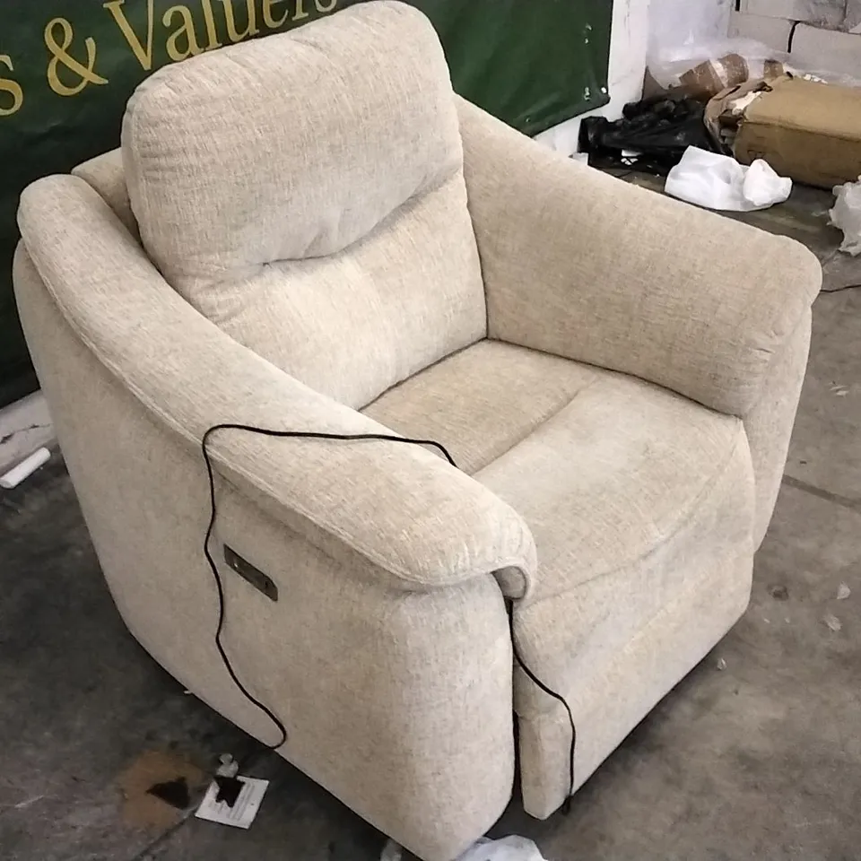 QUALITY BRITISH DESIGNED & MANUFACTURED G PLAN BEIGE FABRIC ELECTRIC RECLINING ARMCHAIR 