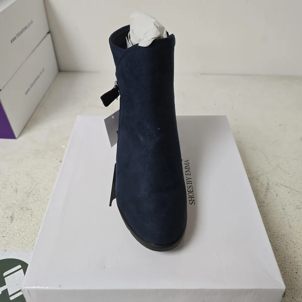SHOES BY EMMA AMY NAVY MF BOOTS, UK SIZE 4