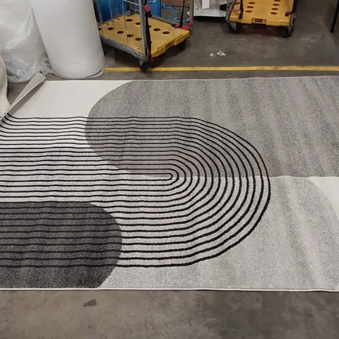 MUSE GREY RETRO AREA RUG // 200 X 290CM