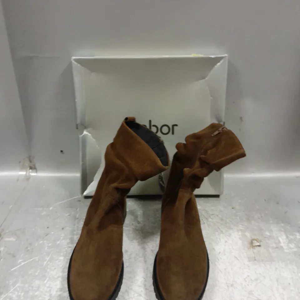 BOXED PAIR OF GABOR DREAMVELOUR WHISKY BOOTS UK 6 