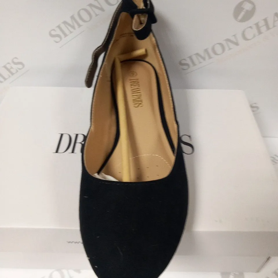 BOXED DREAM PAIRS REVONA SUEDE SIZE 9