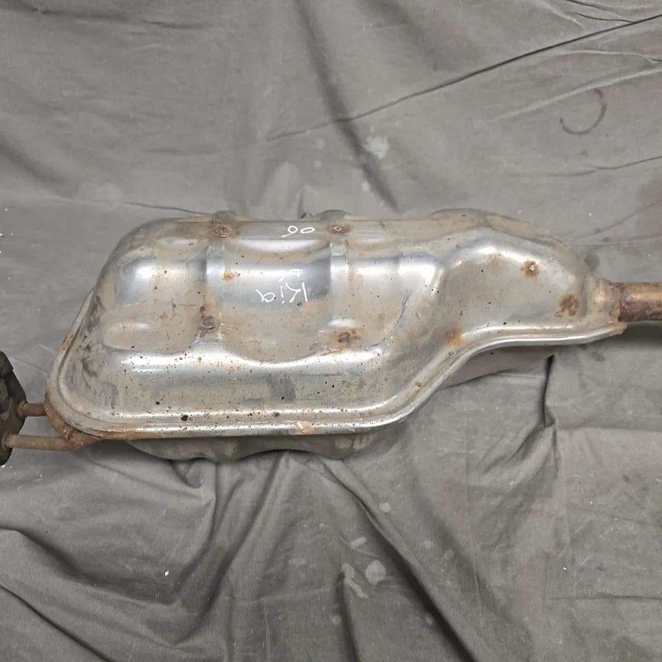 USED KIA CAR EXHAUST – RUSTY