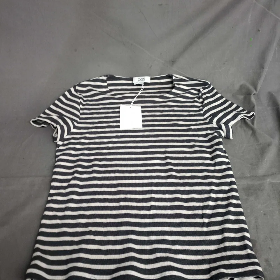 COS STRIPED KNIT T-SHIRT – DARK GREY & CREAM, SIZE M