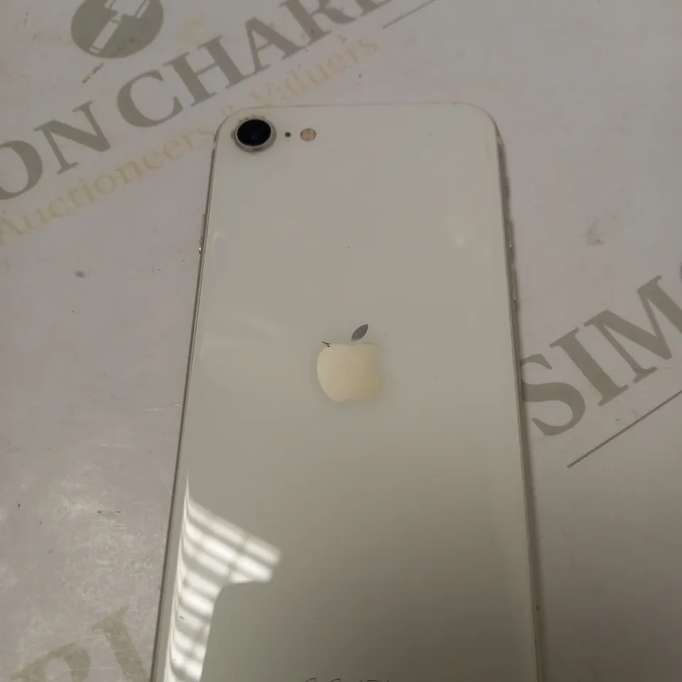 APPLE IPHONE WHITE