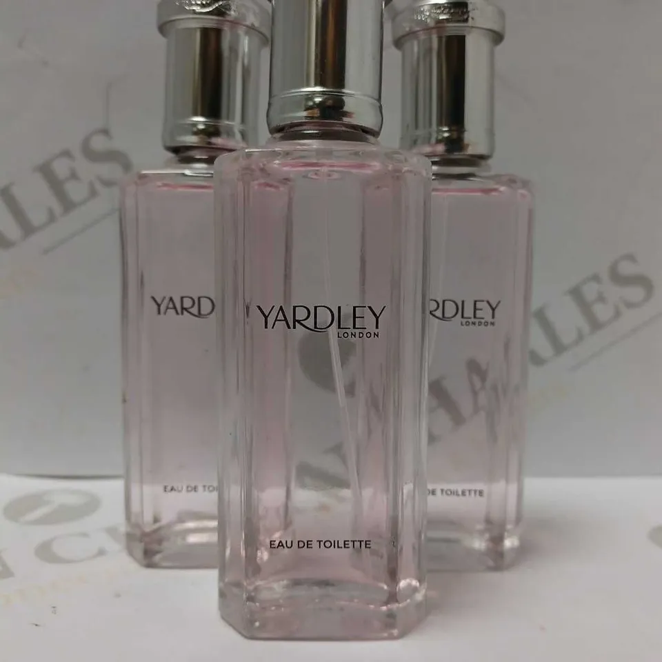 LOT OF APPROX 30 YARDLEY EAU DE TOILETTE SPRAYS - COLLECTION ONLY 
