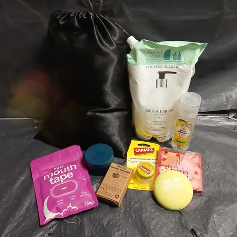 APPROXIMATEY 20 ASSORTED HEALTH AND BEAUTY PRODUCTS TO INCLUDE - KOEC MOUTH TAPE - RUFFIANS BEACH FIX - MADE BY MITCHELL SLIP DEW CREAM HIGHLIGHTER - ETC