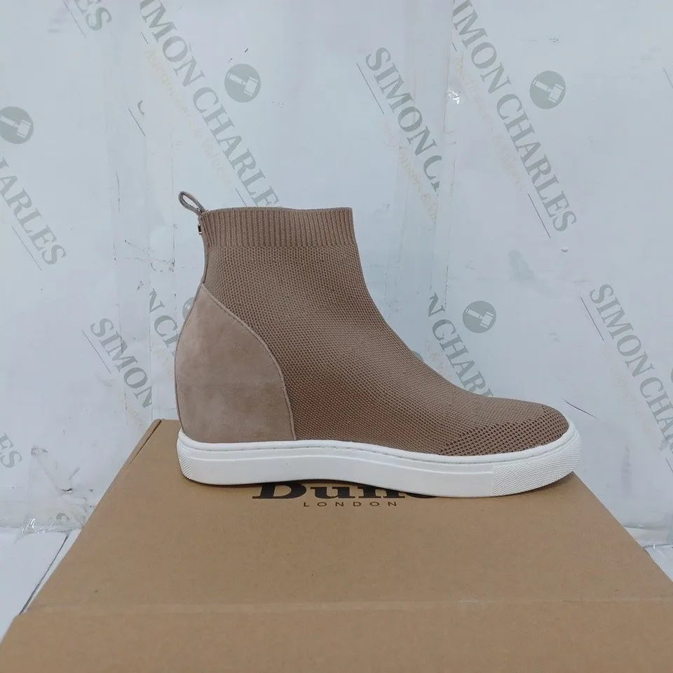 BOXED PAIR OF DUNE EMPOWER HIDDEN WEDGE TRAINERS IN CAMEL SIZE 5
