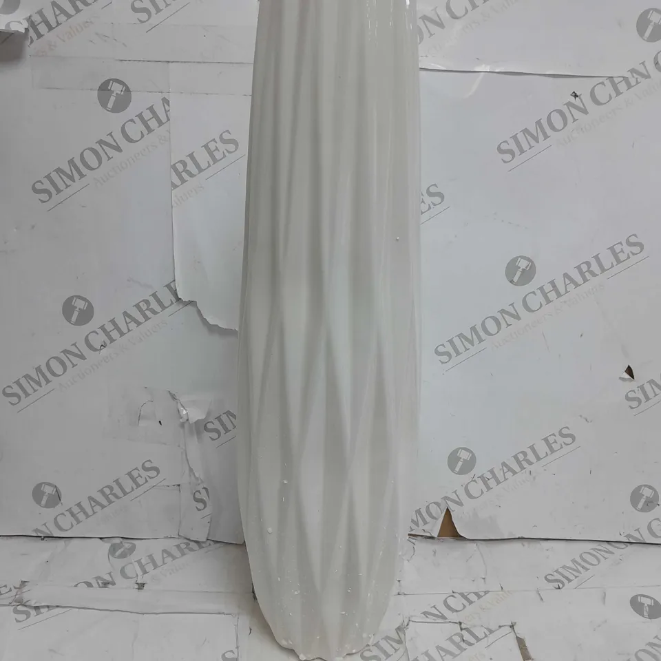 WHITE VASE
