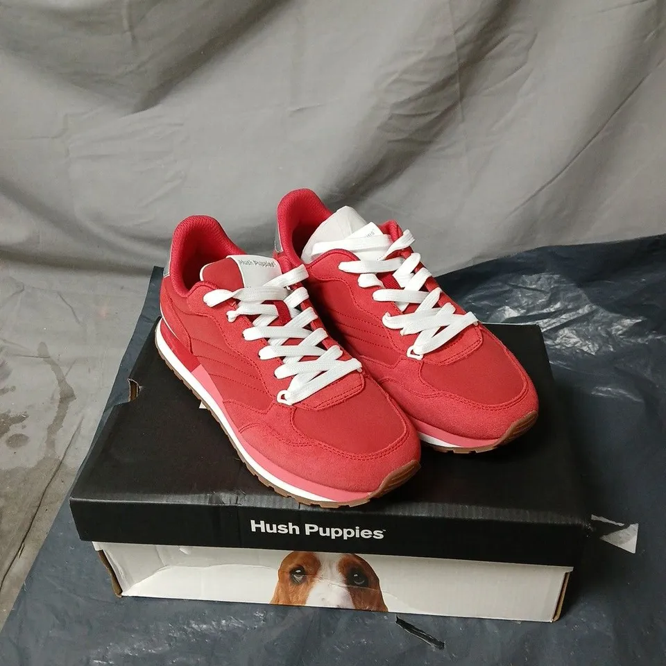 HUSH PUPPIES TIERNEY TRAINER RED SIZE 6 BOXED