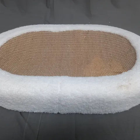 UNBRANDED CAT SCRATCHING MAT IN WHITE