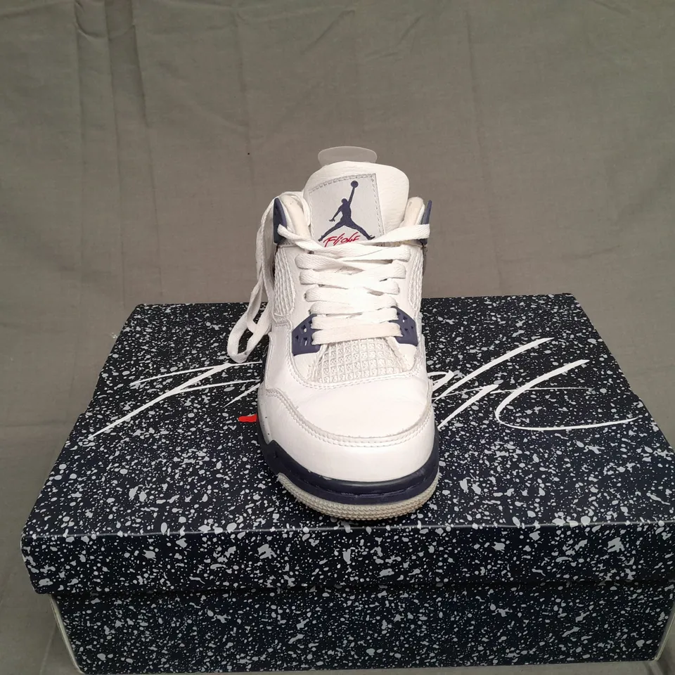 BOXED PAIR OF AIR JORDAN 4 RETRO WHITE/MIDNIGHT NAVY SIZE UK 4.5