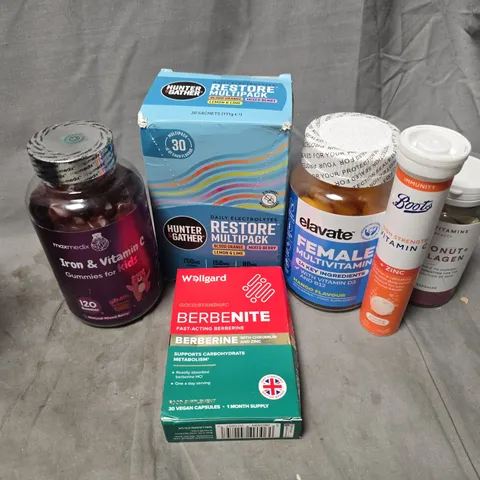 APPROXIMATELY 12 ASSORTED VITAMIN/HEALTH AID PRODUCTS TO INCLUDE HUNTER & GATHER RESTORE MULTIPACK, MAXMEDIX GUMMIES, COCONUT + COLLAGEN, ETC - COLLECTION ONLY