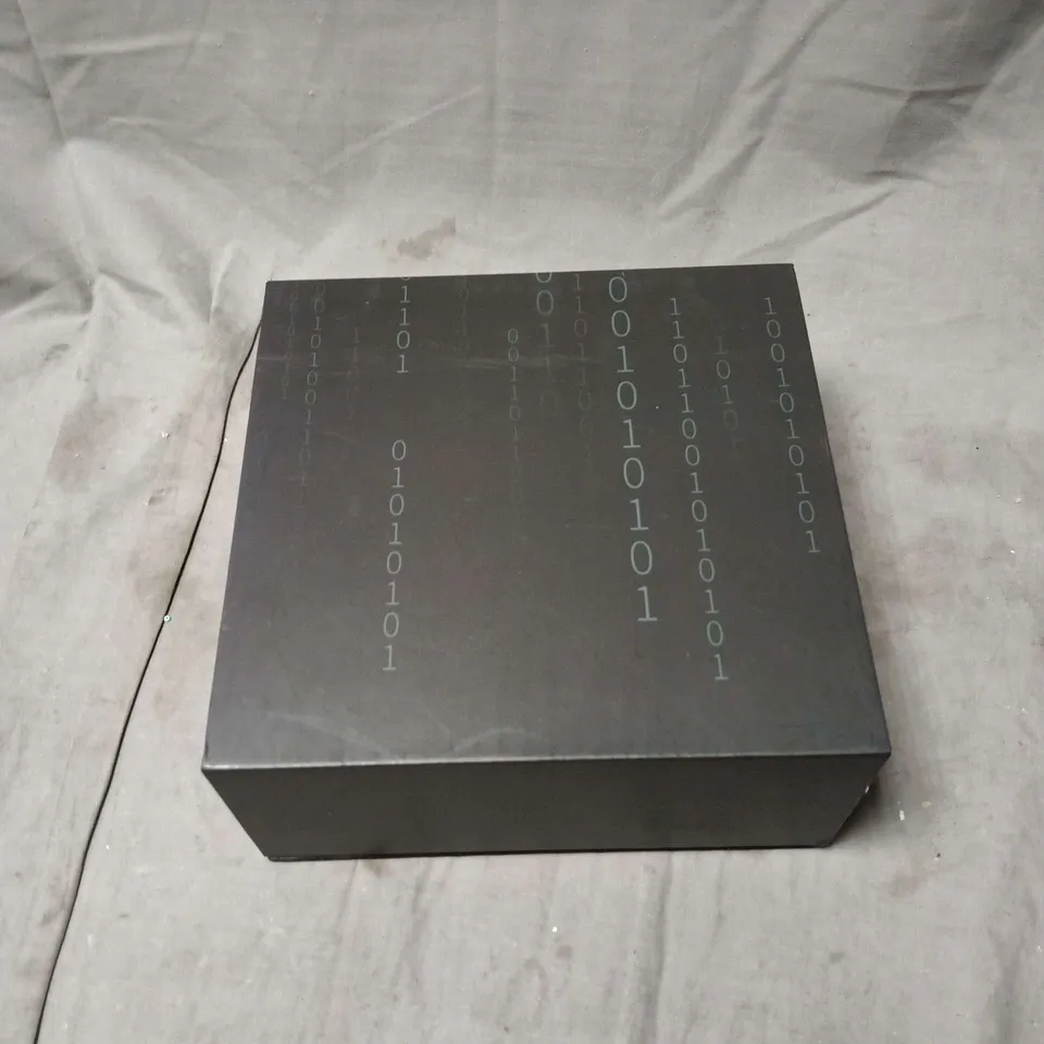 ULTRASONIC ANTI RECORDING DEVICE WITH INSTRUCTIONS AND ACCESSORIES, IN BLACK BOX